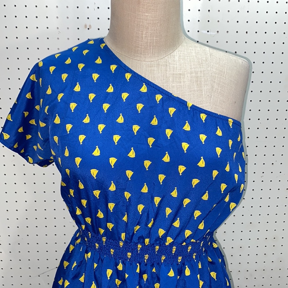 NWT Francesca’s Collection One Shoulder Yellow Sailboat Small Blue Dress - Picture 2 of 10